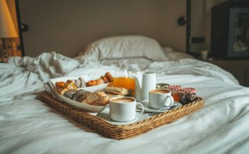 Hukum Makan di Kamar Tidur