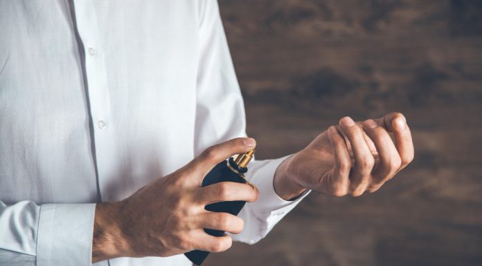 Hukum Memakai Parfum Beralkohol Bagi Umat Islam Hukum-Memakai-Parfum-Beralkohol-Bagi-Umat-Islam