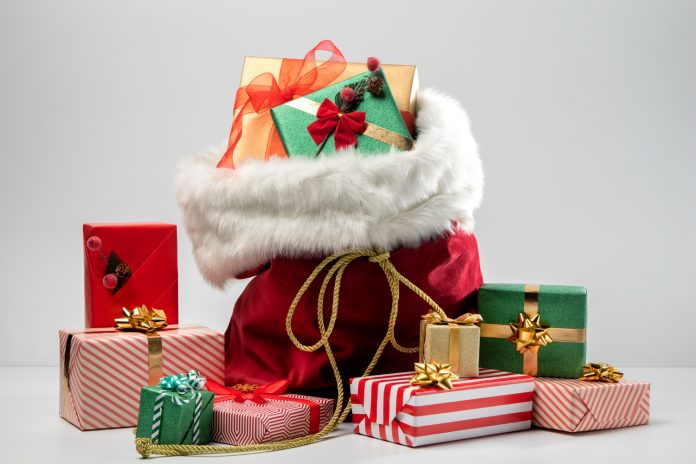 Hukum-Menerima-Hadiah-Natal