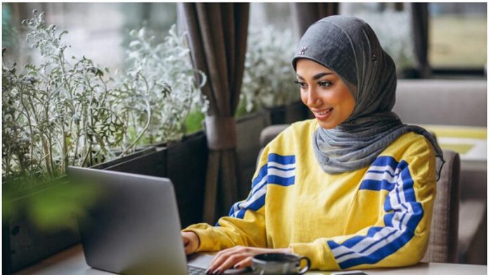 Hukum Nonton Drakor Romantis halal atau haram