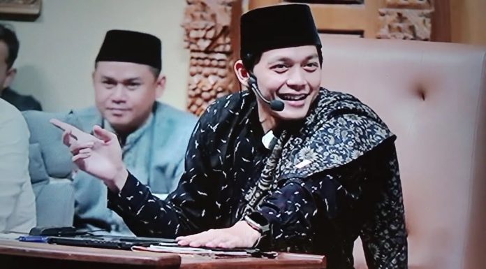 Hukum Bercanda dalam Pengajian, Boleh Atau Tidak? Hukum bercanda dalam pengajian
