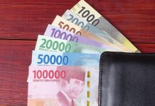 Istri Ambil Uang Suami Tanpa Izin dan Hukumnya