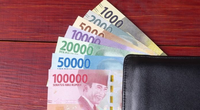 Istri Ambil Uang Suami Tanpa Izin dan Hukumnya