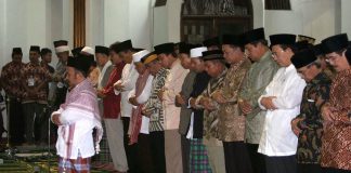 Kapan-Makmum-Baca-Al-Fatihah