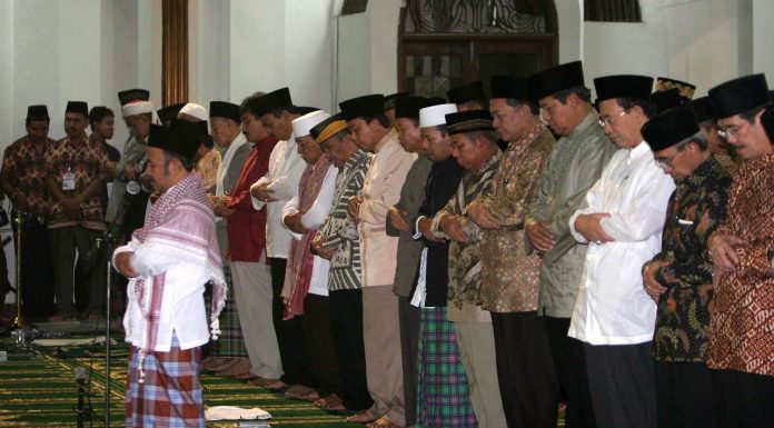 Kapan-Makmum-Baca-Al-Fatihah