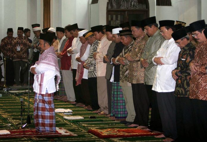 Kapan-Makmum-Baca-Al-Fatihah