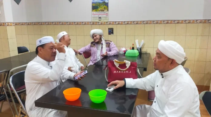 Kekompakan dalam Islam: Ukhuwah yang Menguatkan Umat Kekompakan dalam Islam