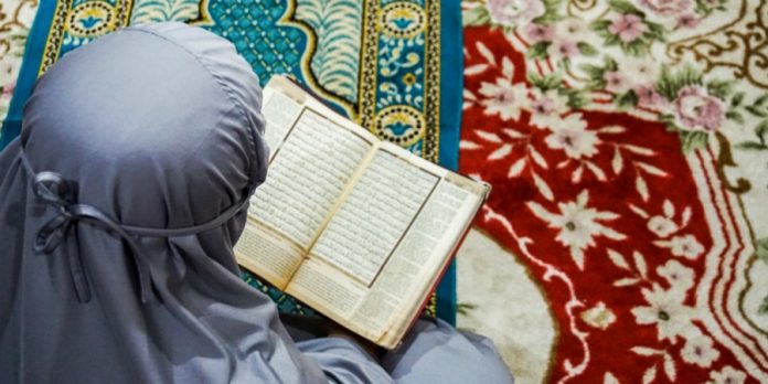 Keutamaan Membaca Al-Qur'an Keutamaan Membaca Al-Qur'an