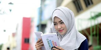 Kiat-Kiat dalam Mengenyam Ilmu Agama dengan Baik