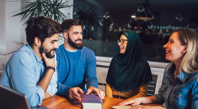 Kunci Pintu Rezeki Menyambung Tali Silaturahim