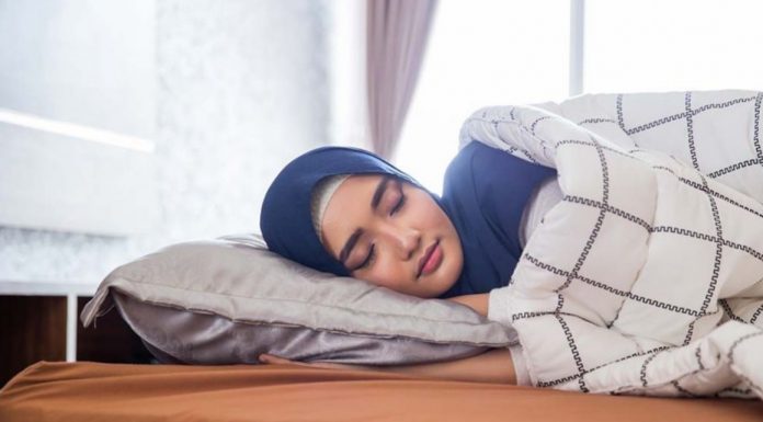 Kurang Tidur Sebabkan Tidak Sehat dan Ini Tidur Menurut Islam