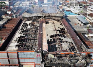 Malang Plaza kebakaran