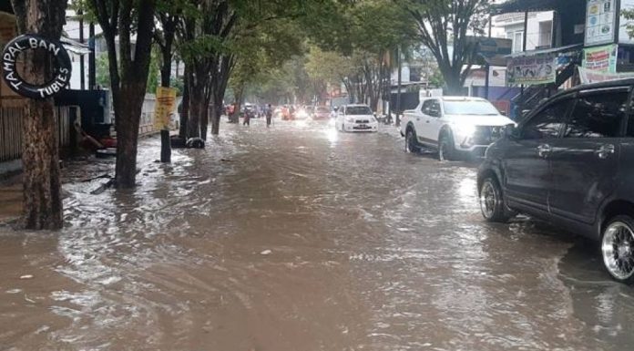 Banjir Merendam Beberapa Kawasan di Manado, Inilah Cara Bersuci dalam Keadaan Banjir! Manado