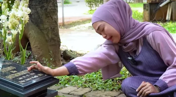 Mayit Disiksa karena Tangisan Keluarganya, Benarkah? Mayit Disiksa karena Tangisan Keluarganya