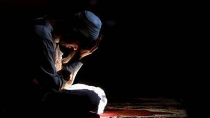 Melaksanakan Shalat Malam 1