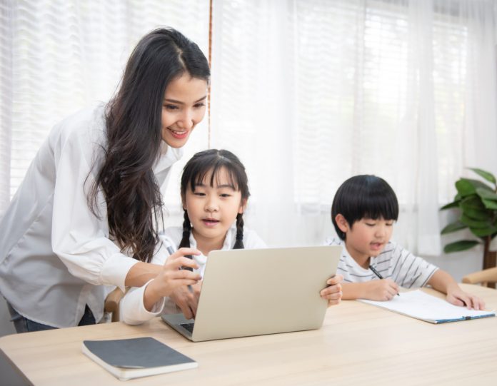 Membantu di Era Digital Sedekah Online