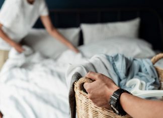 Membersihkan Kasur Dengan Benar, Ketahui Manfaat Mengibas Kasur Sebelum Tidur Menurut Islam Membersihkan Kasur Dengan Benar 1