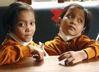 Memetik Pelajaran Ikhlas Dari Bocah Kembar Dempet Perut! Ini Alasan Ikhlas Menjadi Lebih Mudah Menurut Islam Memetik Pelajaran Ikhlas 1
