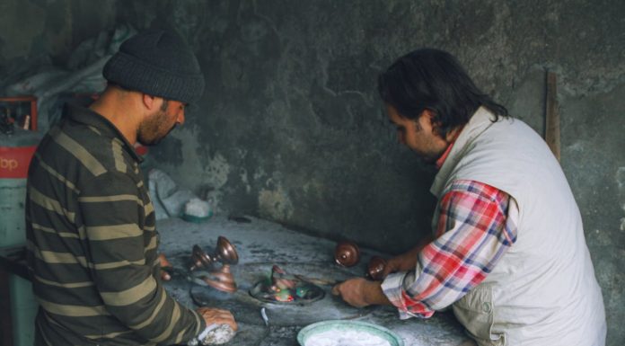 Memperlakukan tetangga sesuai Islam