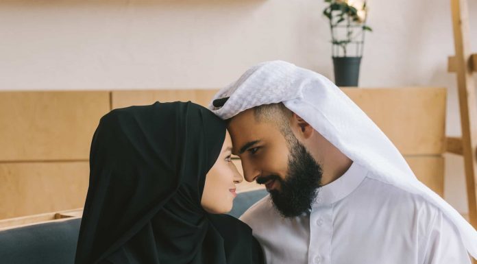 Memuji Pasangan Adalah Hal Baik (Seri 5 Bahasa Cinta – Bagian 3) Memuji Pasangan Adalah Hal Baik dalam Seri 5 Bahasa Cinta – Bagian 3