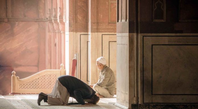 Mendekatkan Diri Kepada Allah SWT, Kaum Muslimin Bisa Lakukan Ini Mendekatkan Diri Kepada Allah SWT 3