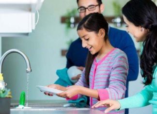 Mendidik Anak Tanpa Memanjakan