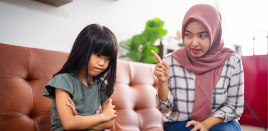 Mengatasi Anak Suka Membantah Menurut Islam Mengatasi Anak Suka Membantah Orang Tua