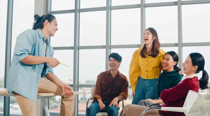 Menjadi Rekan Kerja yang Menyenangkan