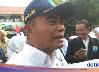 Menteri Sosial Cabut Izin ACT Menteri Sosial