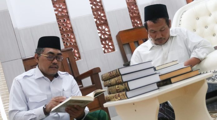 Menuntut Ilmu Sampai Faqih untuk Taqarrub Ilallah Menuntut Ilmu Sampai Faqih Alim