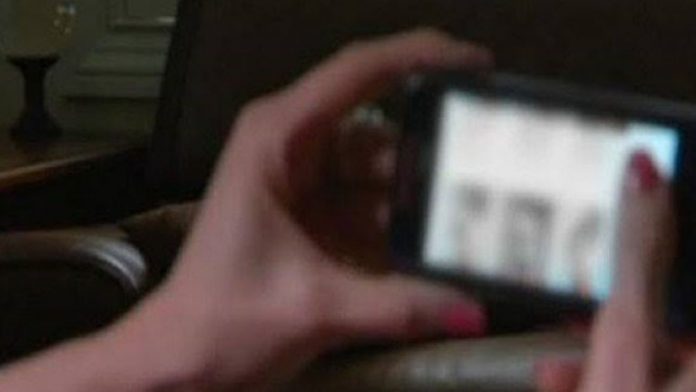 Menyebarkan Video Syur Menurut Pandangan Islam