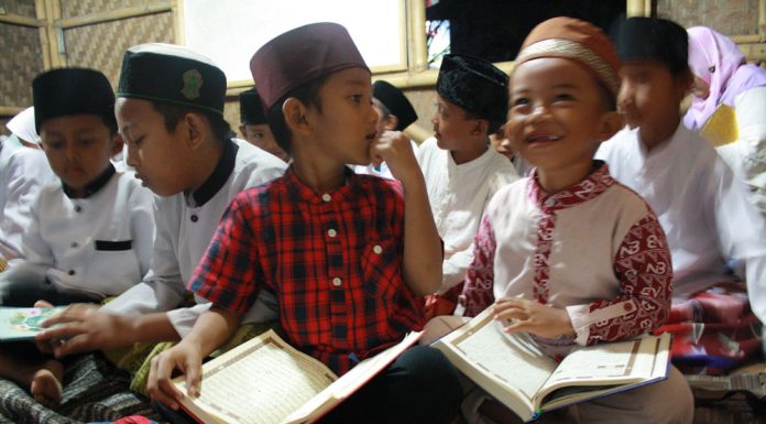 Pentingnya Mewujudkan Generasi Alim Faqih di Zaman Akhir Mewujudkan Generasi Alim Faqih