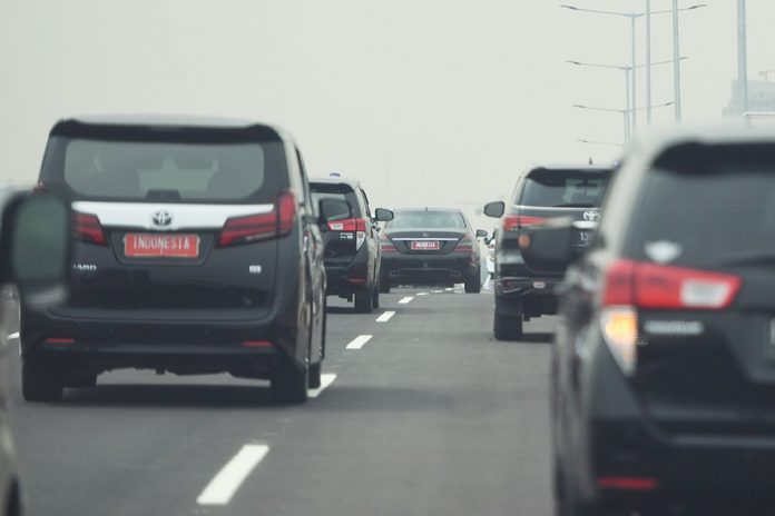 Mobil Pribadi Ditilang Karna Lewat Bahu Jalan 3