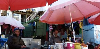 Muhammad menganjurkan berdagang