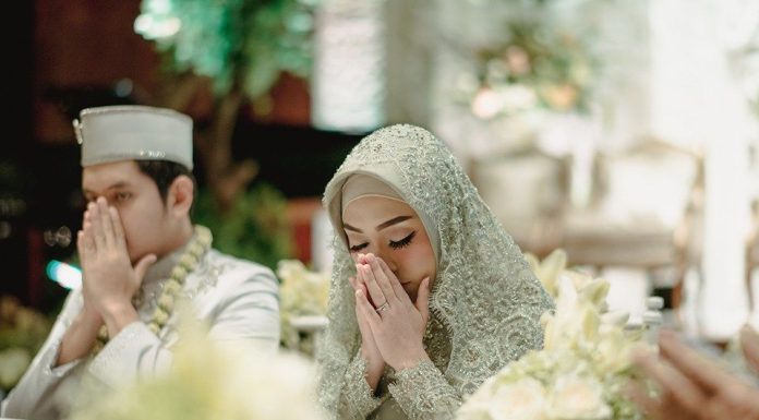 Novel Karena Iman Kita Menikah