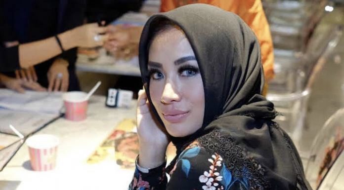 Outfit Shinta Bachir