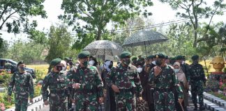 Pasukan Marinir Tertibkan Demonstran