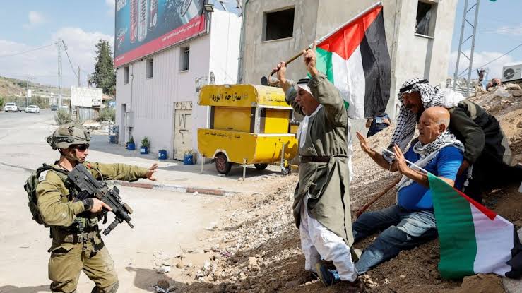 pemuda Palestina ditembak