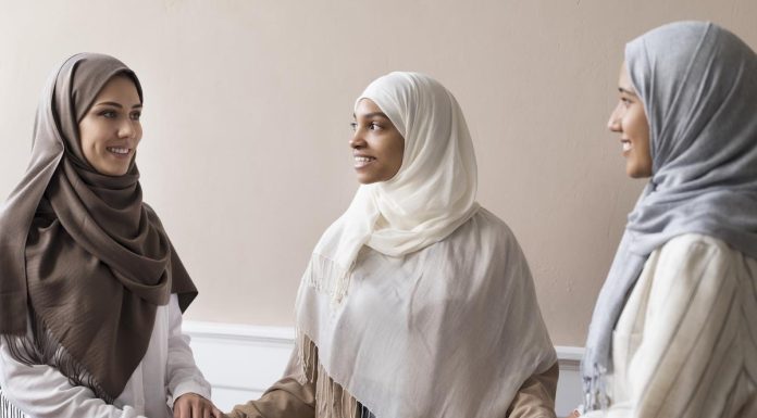 Pentingnya Menjaga Rahasia Sesama Manusia dan Umat Muslim