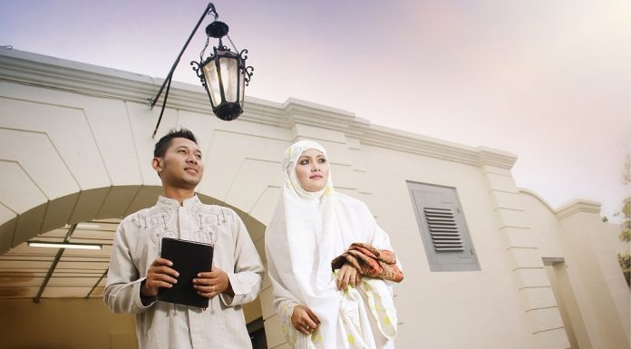 Pentingnya Taat Suami Bagi Istri karena merupakan urusan surga dan ridho Allah