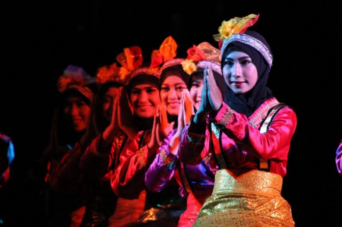 Peringatan Hari Tari, dan Larang Menari Dalam Islam