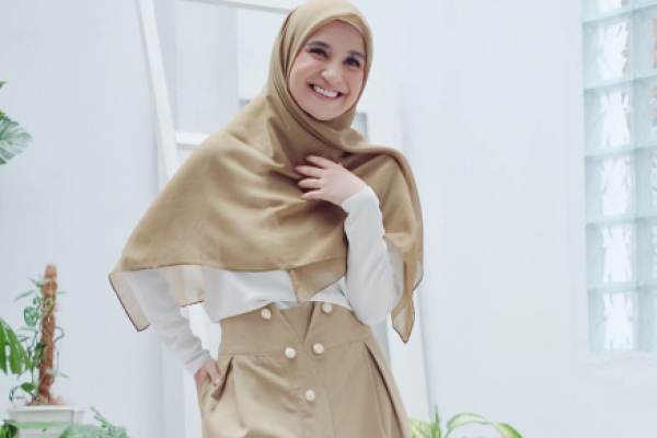 Perintah menggunakan hijab