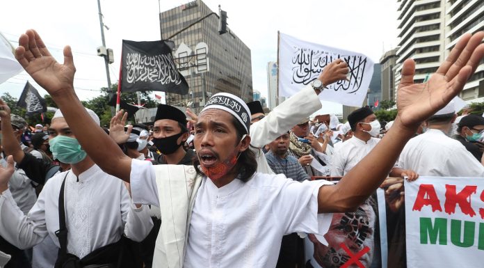 Polemik Politik dan Bagaimana Cara Bijak Meresponnya Sebagai Seorang Muslim Polemik Politik dan Bagaimana Cara Bijak Meresponnya Sebagai Seorang Muslim