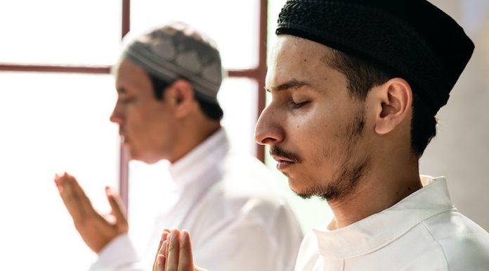 Prinsip Hidup Orang Beriman: Selalu Berlomba dalam Kebaikan Prinsip Hidup Orang Beriman Selalu Berlomba dalam Kebaikan