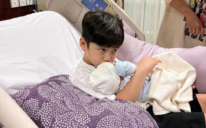 Rafhatar Sempat Cemburui Sang Adik 1