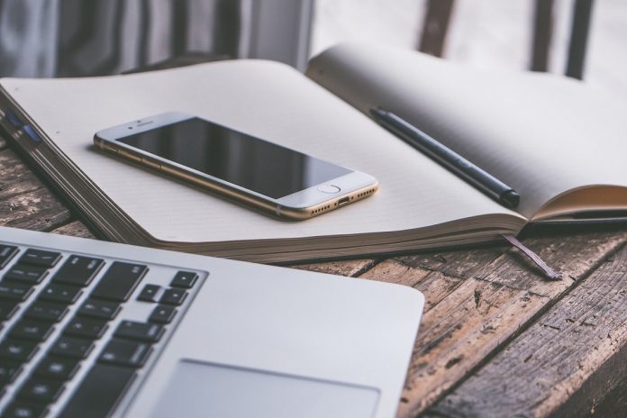 Renungan Islam Gadget Sudah Menjauhkan Kita dari Al Quran