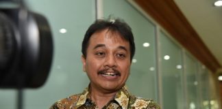 Roy Suryo ditahan