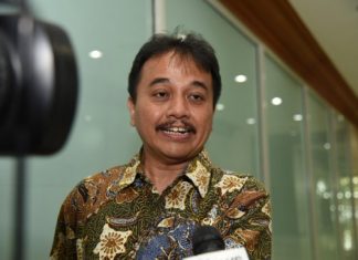 Roy Suryo Ditahan, Tapi Masih Bisa Touring? Roy Suryo ditahan