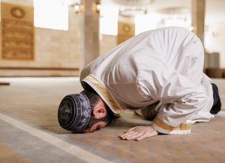 Salat Lailatul Qadar: Keutamaannya Bagi Umat Islam salat Lailatul Qadar