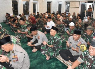 Semangat Meraih Dunia Akhirat Kerja Keras Ibadah Serius